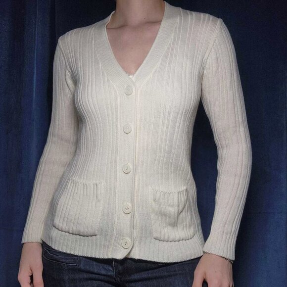 Vintage cream knit button-up cardigan with tiny pockets from Sears - Picture 4 of 13